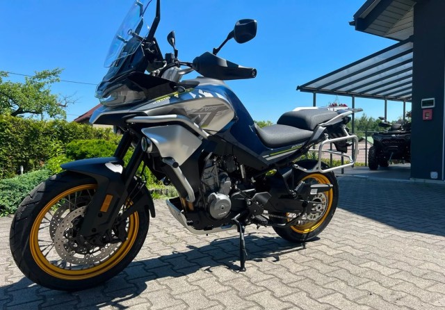 cf-moto