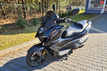 Motocykl  Zontes 125M Maxi skuter