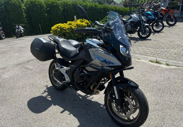 cf-moto