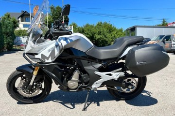 Motocykl CF MOTO 650 MT Szosowo-turystyczny